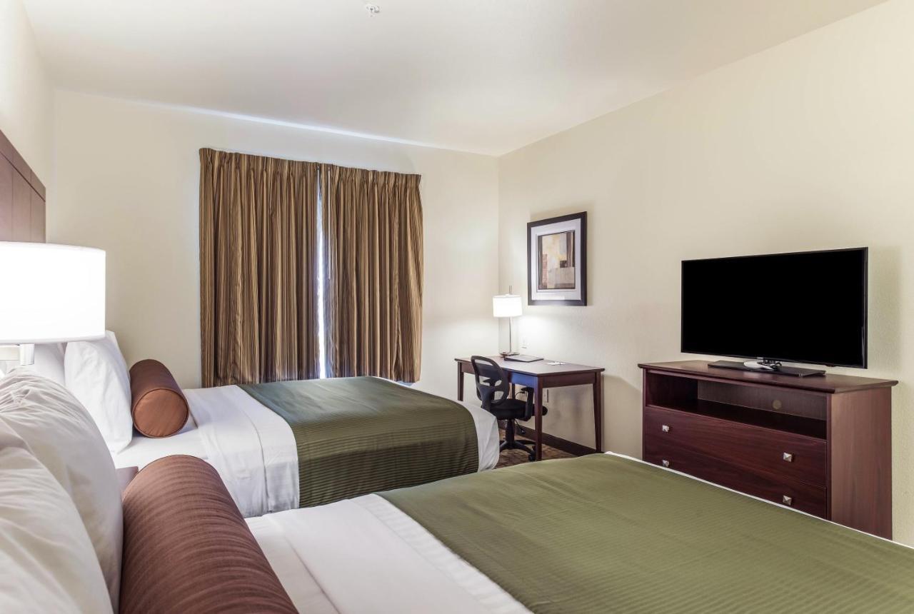 Cobblestone Hotel&Suites - Hutchinson Extérieur photo