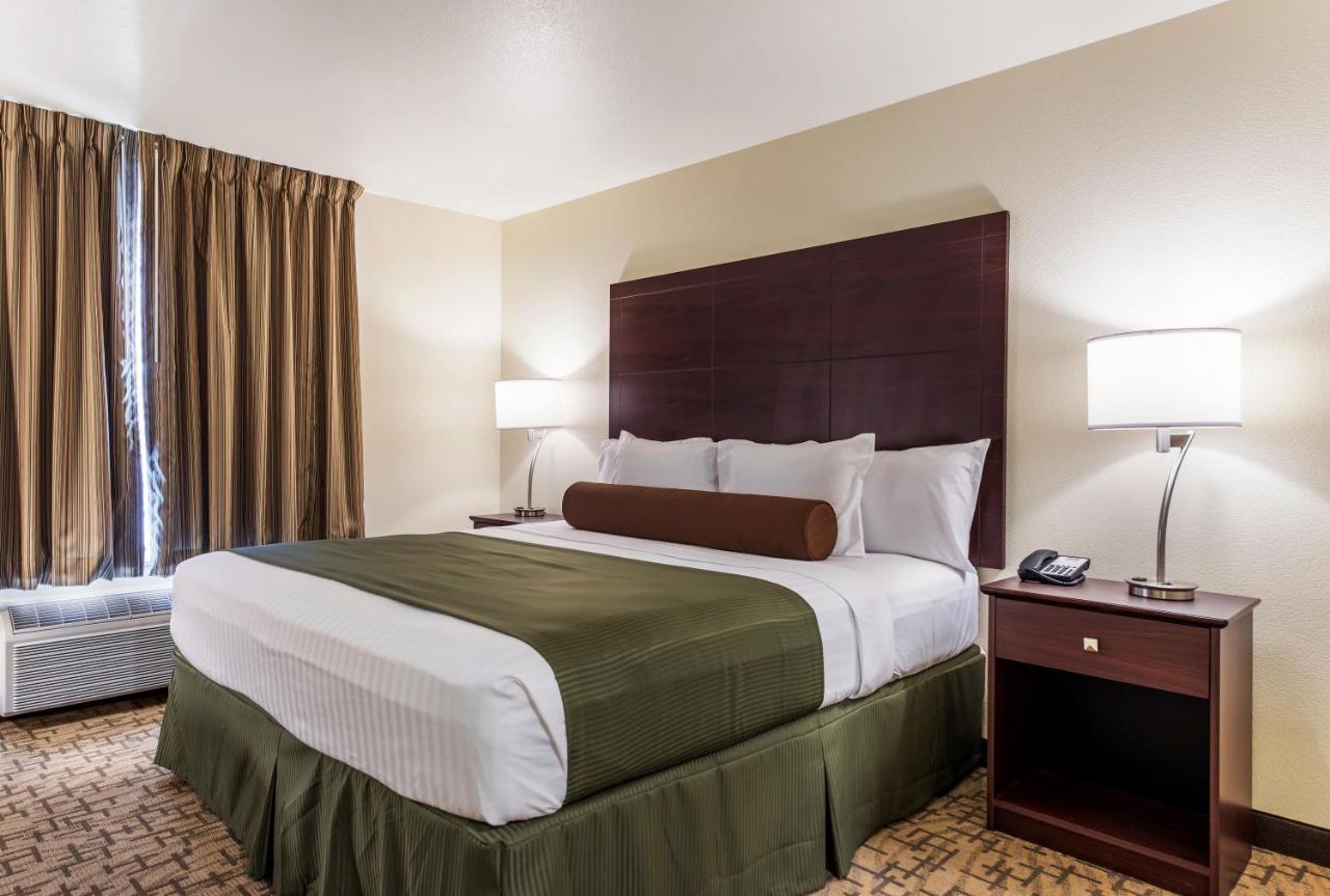 Cobblestone Hotel&Suites - Hutchinson Extérieur photo