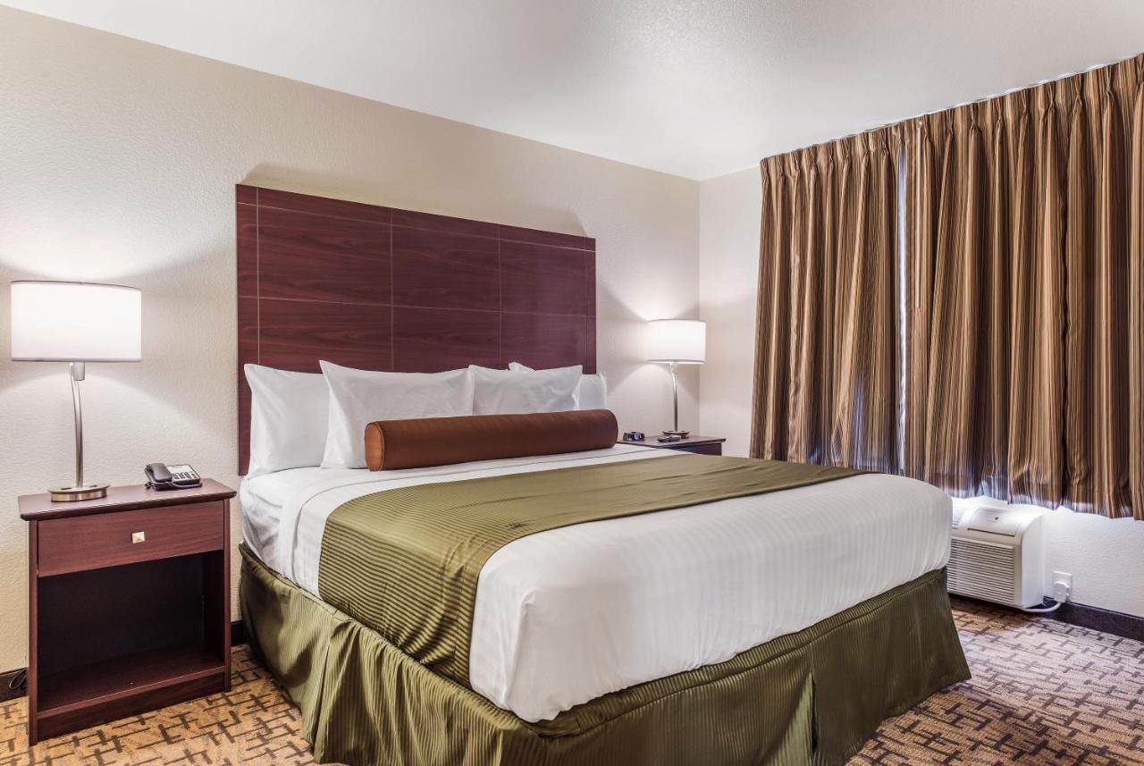 Cobblestone Hotel&Suites - Hutchinson Extérieur photo