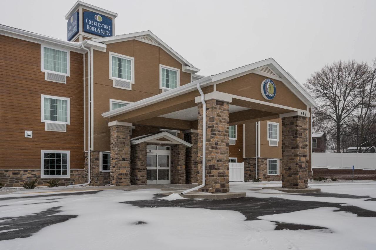 Cobblestone Hotel&Suites - Hutchinson Extérieur photo